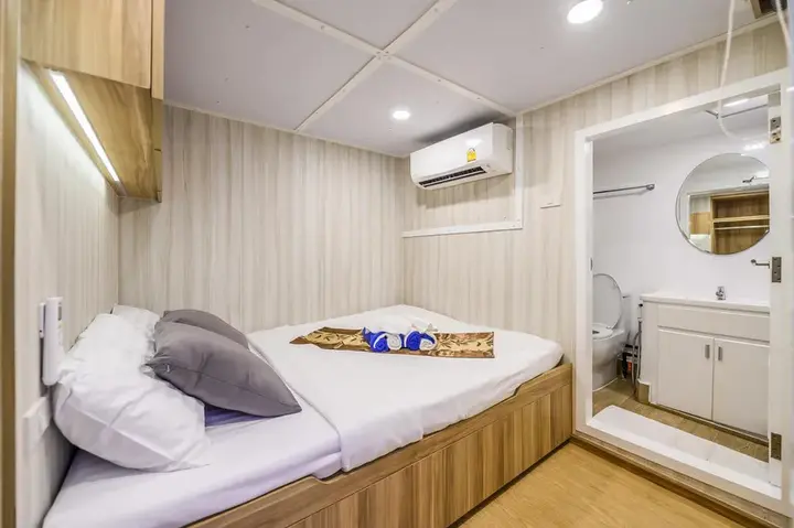 Cabin_-Double-Ocean_queenandaman.jpg