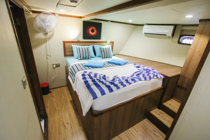 Voyager Lower deck double.jpg